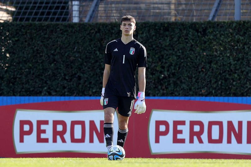 Il PSG pronto a strappare Alessandro Longoni al Milan: il futuro è in Francia