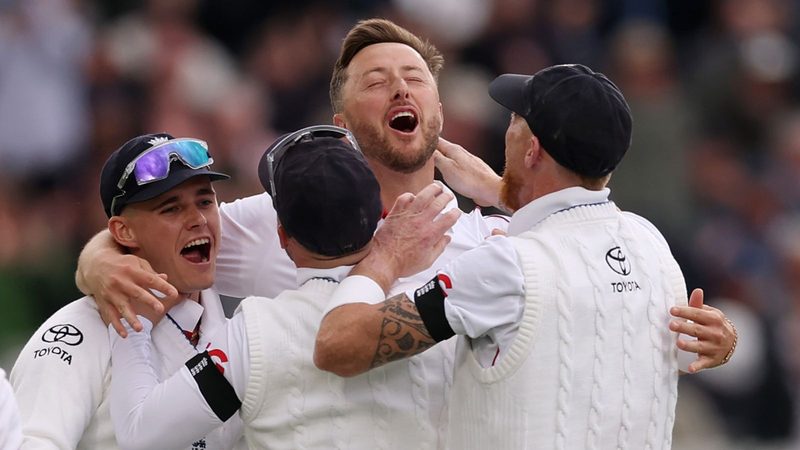 Ollie Robinson Shines with Three Wickets as England Faces New Zealand in Thrilling Test Opener
