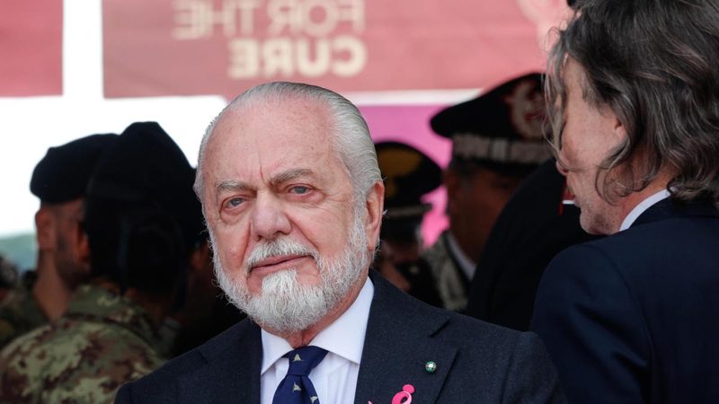 De Laurentiis rassicura il Napoli: "Ci sono io, puntiamo in alto!"