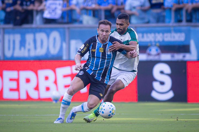 Fluminense demonstra interesse em Arthur, meia da Juventus emprestado ao Grêmio