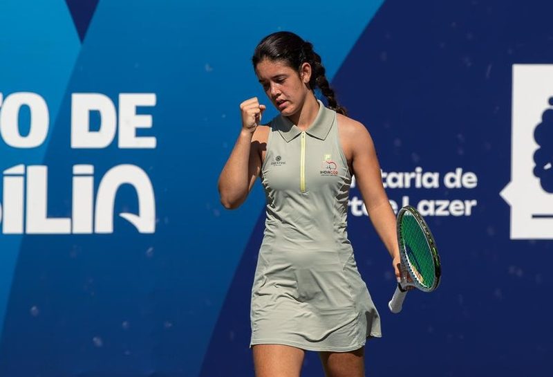 Duda Carbone surpreende e elimina cabeça de chave nas quartas do ITF W15 em Brasília