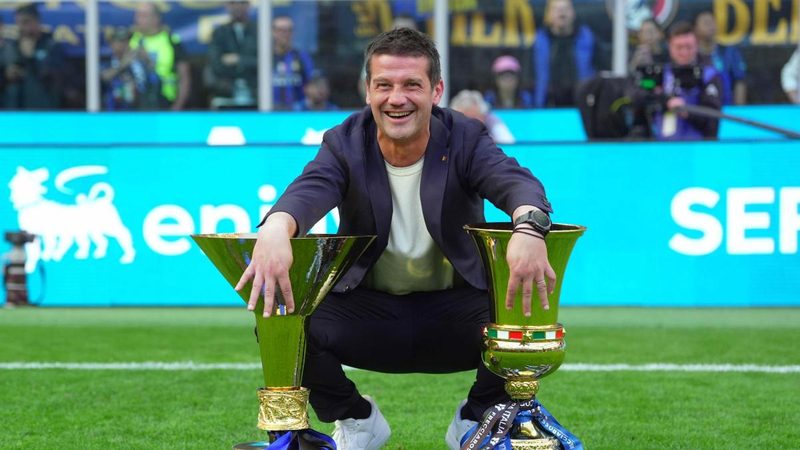 Rinnovo ufficiale per Chivu: l'Inter lo prolunga fino al 2028