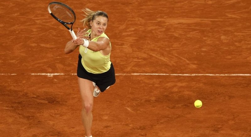 Maja Chwalinska faz história como a primeira qualifier a chegar à final de Roland Garros