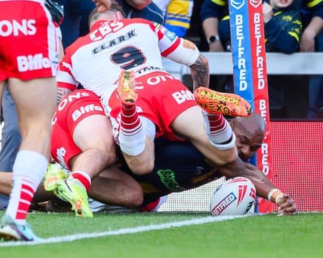 Leeds Rhinos Break Home Drought Against St Helens to Lead Super League