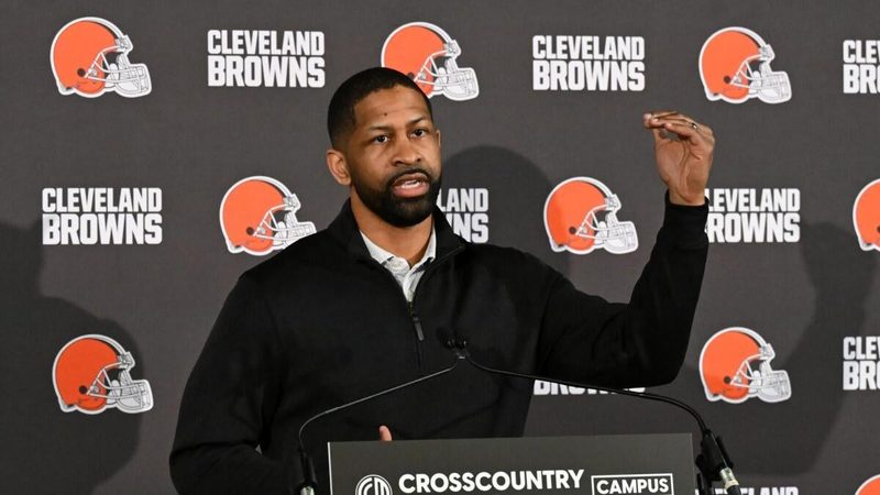 Cleveland Browns Eye Extra First-Round Pick in Myles Garrett Trade with Rams
