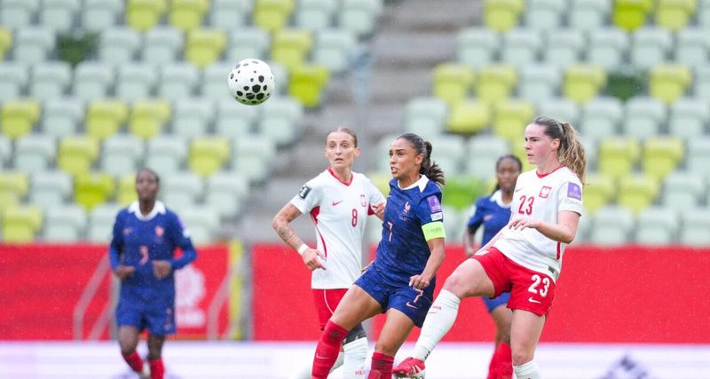 L'Équipe de France Féminine tenue en échec par la Pologne à la mi-temps