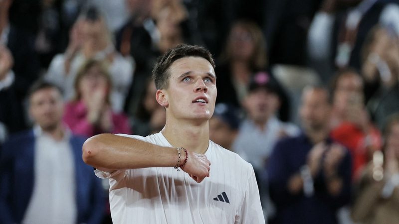 Garros 2026 : Jakub Mensik, de l'adversité à la demi-finale face à Zverev