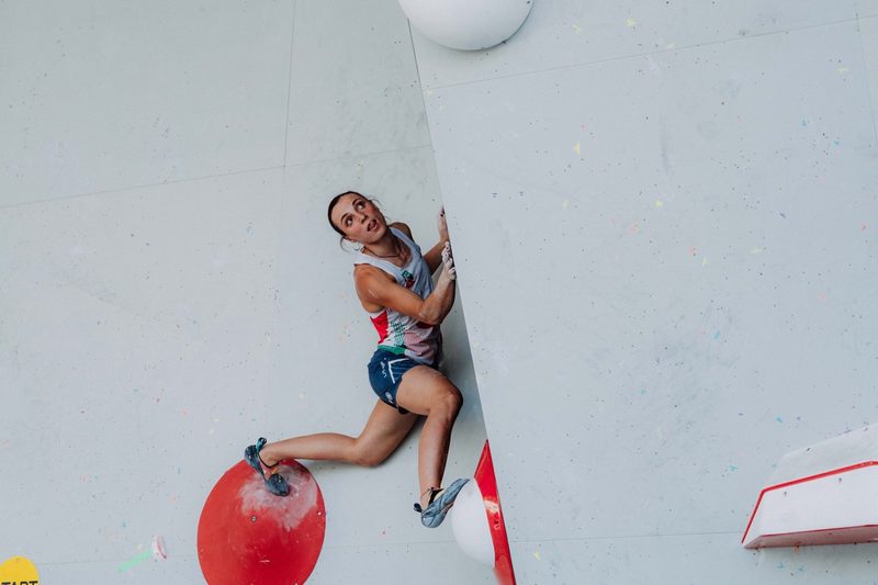 Moroni guida l'Italia nel Boulder, sette azzurri avanzano alle semifinali a Praga