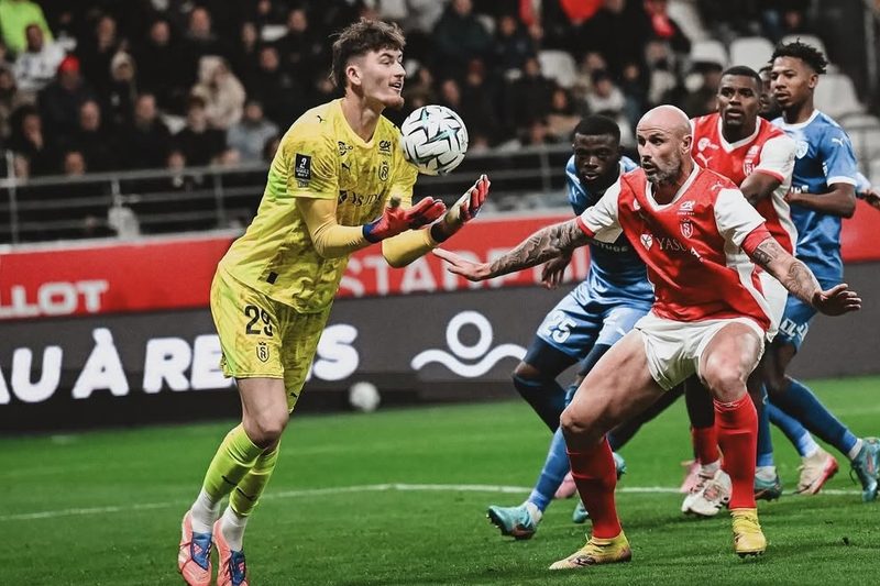 Il Newcastle punta su Hadj Moussa del Feyenoord dopo la cessione di Gordon