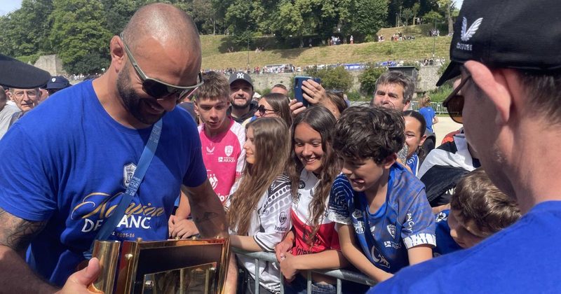 Le Rugby Club de Vannes célébré par des milliers de supporters après son titre
