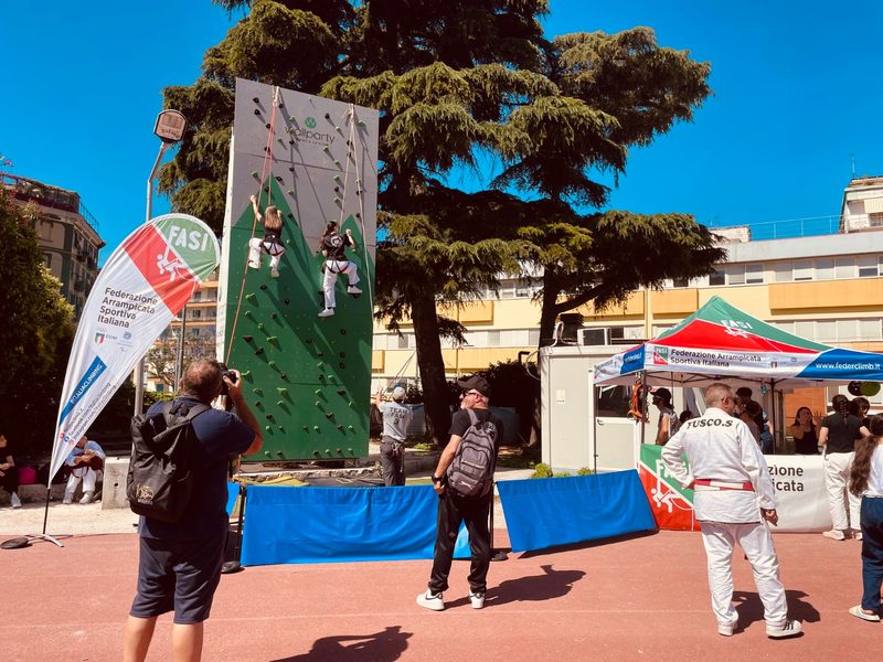 L'arrampicata sportiva conquista Napoli: Giornata Nazionale dello Sport al Collana