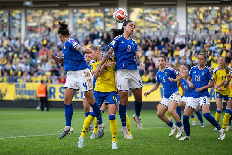 L'Italia spreca il doppio vantaggio e pareggia in Svezia: playoff per il Mondiale 2027