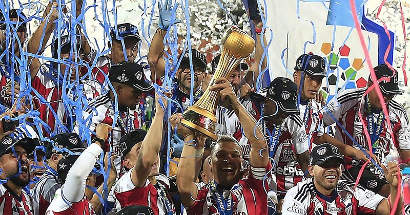 Carlos Bacca celebra su cuarto título con Junior de Barranquilla a los 39 años