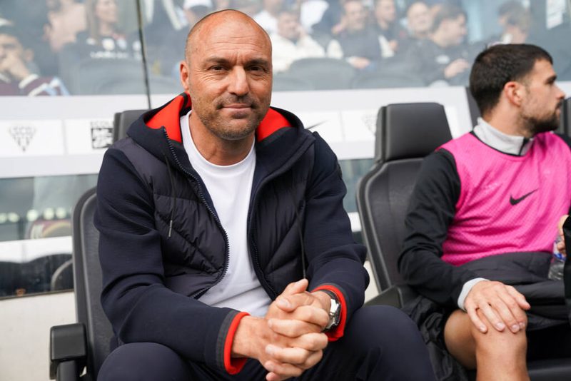 Le FC Lorient nomme Alexandre Dujeux comme nouvel entraîneur jusqu'en 2028
