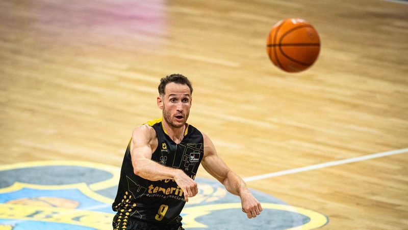 Marcelinho Huertas, opción para dirigir al París Basketball la próxima temporada