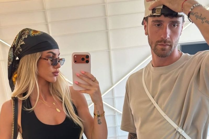 Marcos Senesi y Kelci-Rose Bowers: un amor que floreció en el Bournemouth