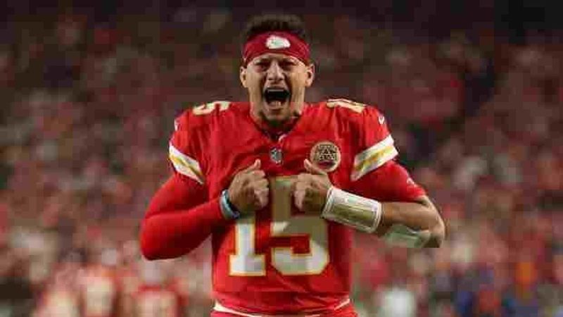 Un accordo da record: Mahomes si lega ai Chiefs per oltre 500 milioni