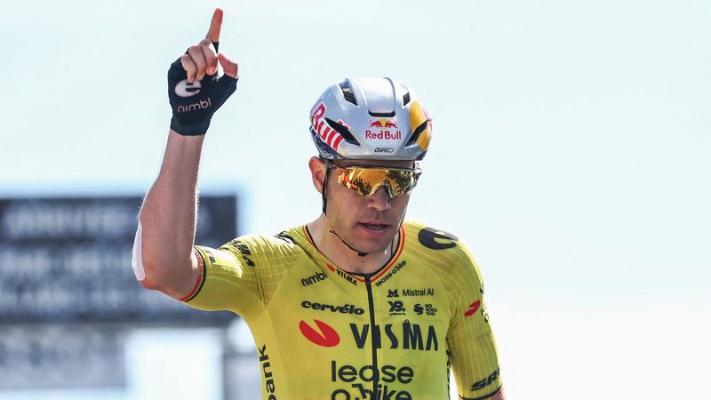 Le Tour Auvergne-Rhône-Alpes : Wout van Aert triomphe dans un sprint massif, Axel Baudin en jaune
