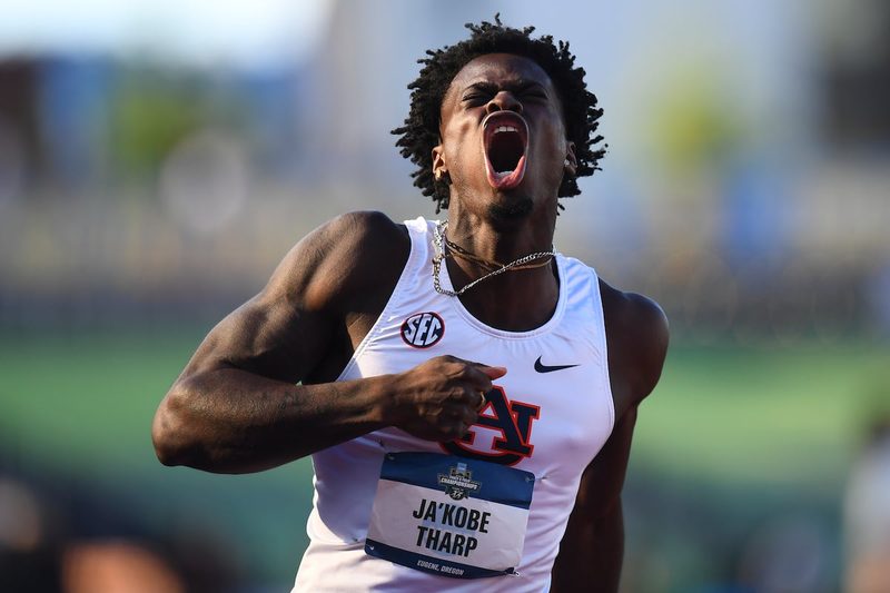 Ja’Kobe Tharp sorprende al mundo al batir el récord de 110m vallas con 12,75s