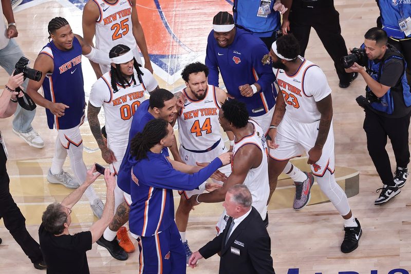 Knicks Make Historic Comeback to Take 3-1 Finals Lead Over Spurs