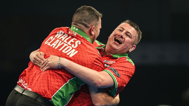 Wales' Jonny Clayton and Nick Kenny Shine in World Cup of Darts Opening Wins