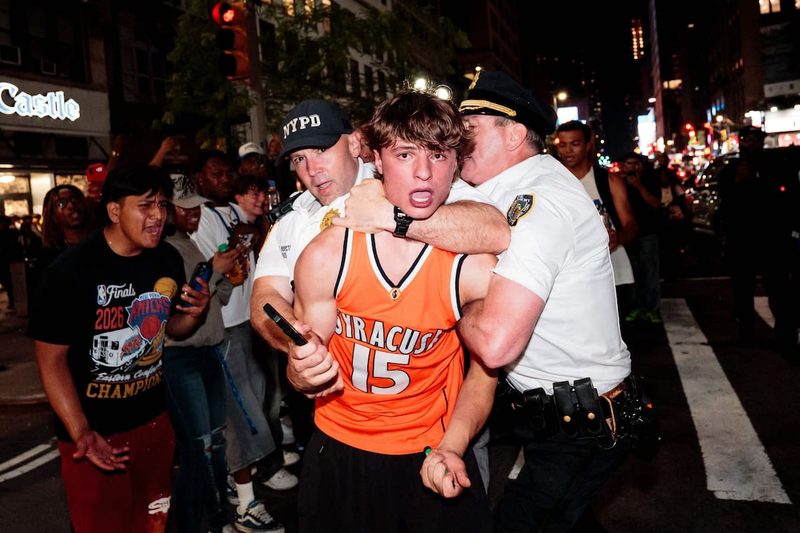 Nueva York vive una noche de caos tras la victoria de los Knicks en la NBA