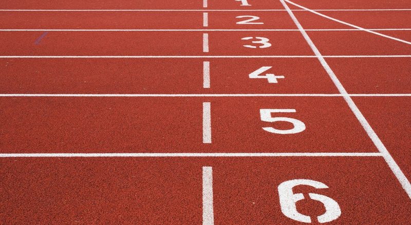 Ja’Kobe Tharp surpreende e quebra recorde mundial nos 110 metros barreiras