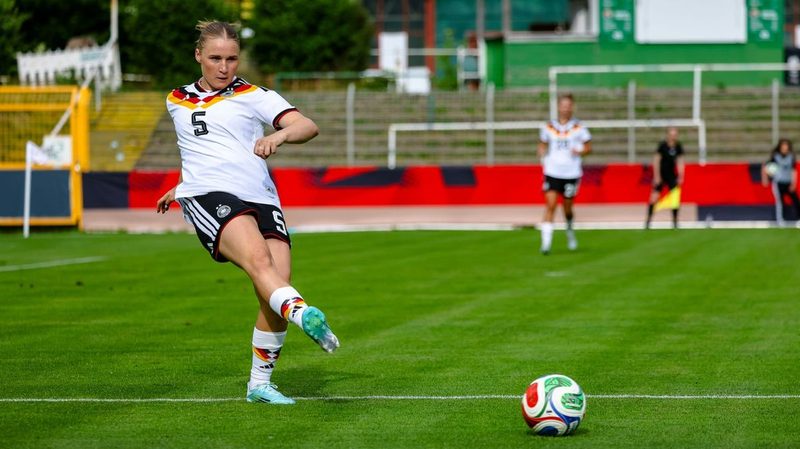 Union Berlin verpflichtet Abwehrtalent Jella Veit von Eintracht Frankfurt