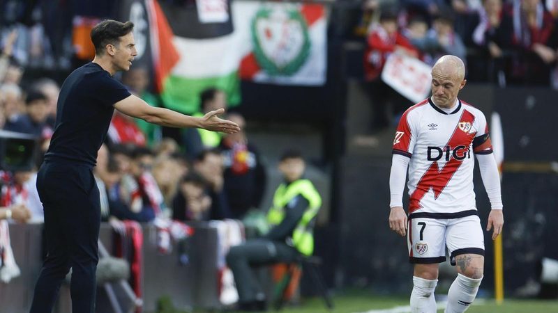 Iñigo Pérez transforma la austeridad del Rayo en éxito y una final europea