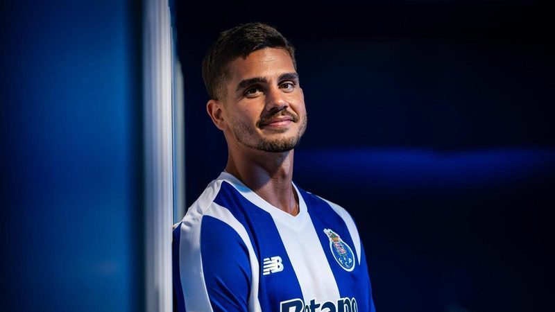 André Silva regresa al Oporto tras no renovar con el Elche