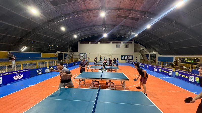 Marcos Adriel conquista o 3º Torneio da Escolinha de Tênis de Mesa da AABB
