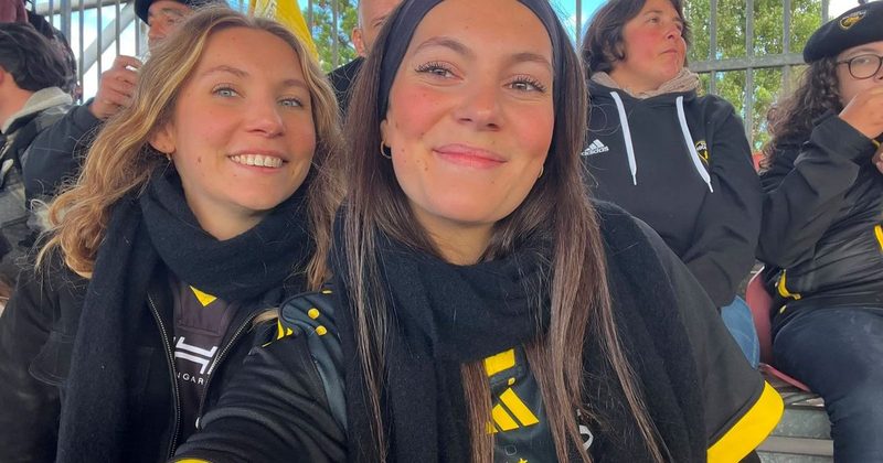 "On y croit, sinon on n'irait pas" : Les supportrices du Stade Rochelais en pleine forme avant le barrage