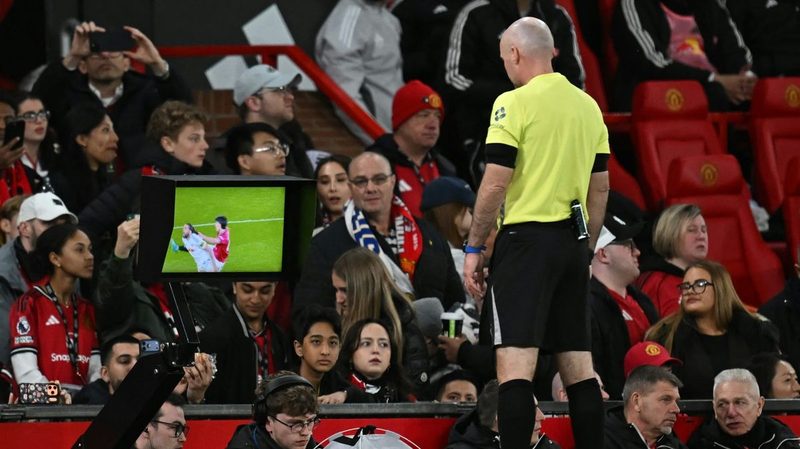 Regeländerung in der Premier League: Haareziehen wird nicht mehr automatisch bestraft