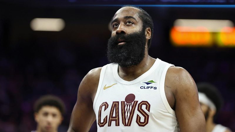 James Harden enfrenta problemas legales tras ser arrestado por tenencia de armas