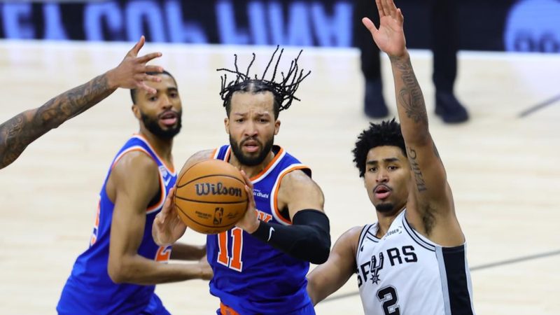Los Knicks están a un paso del anillo tras remontar a los Spurs en Finales históricas