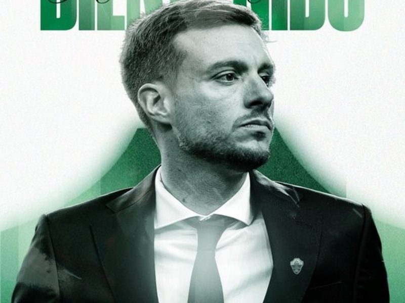 Martín Anselmi asume el mando del Elche en LaLiga tras su paso por el Porto