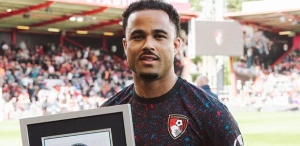 Justin Kluivert, recordista do Guinness, estreia na Copa após Brasil eliminar seu pai