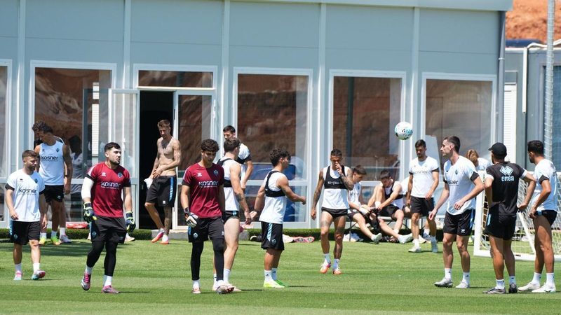 Almería y Málaga se juegan el ascenso, pero el Castellón aún duele en la memoria