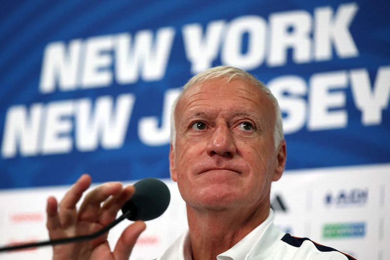 Deschamps minimiza favoritismo mientras Mbappé brilla en un plantel lleno de estrellas