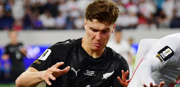 Tyler Bindon faz história como primeiro filho a jogar Copa após mãe também ter jogado