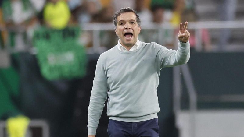 El PAOK intensifica su búsqueda por Luis Castro tras su éxito en el Levante