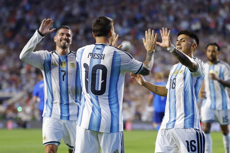 L'Argentine face aux Fennecs algériens : compositions et enjeux d'un match historique