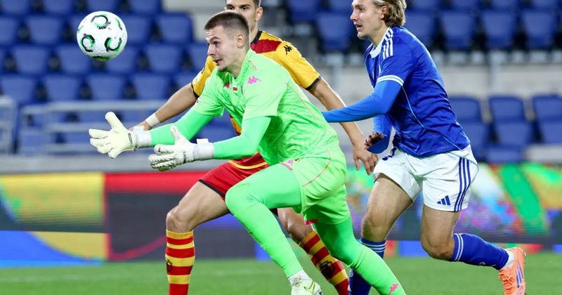 Le Racing Club de Strasbourg s'apprête à accueillir le gardien polonais Milosz Piekutowksi