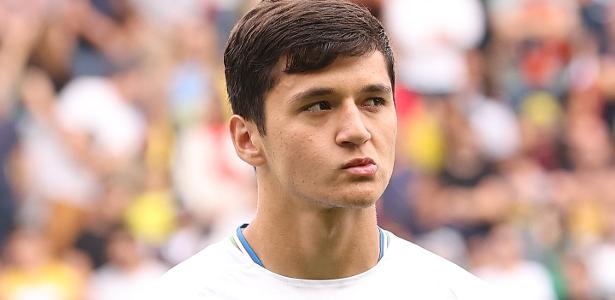 Zagueiro Abdukodir Khusanov brilha e desafia evolução de Vitor Reis no City