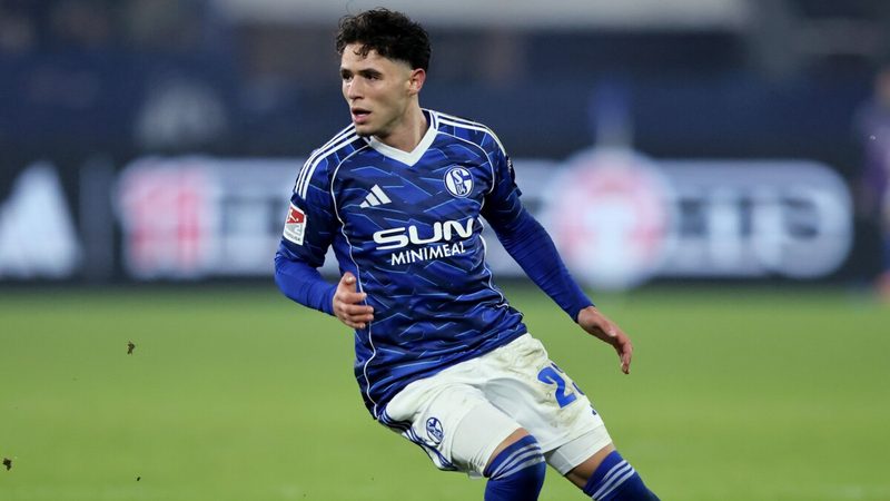 Schalke 04 plant langfristige Verträge für Schlüsselspieler nach dem Aufstieg