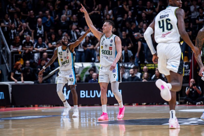 Davide Casarin si prepara per la NBA Summer League con gli Houston Rockets