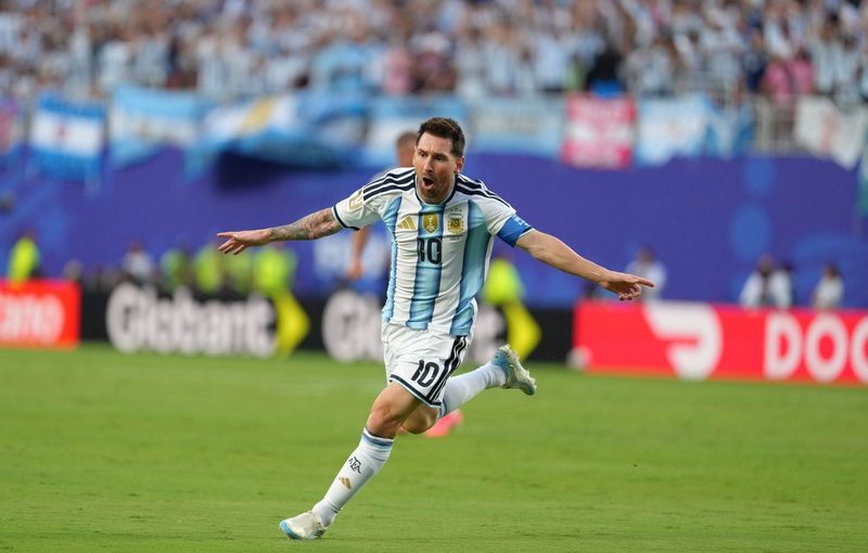 L'Argentine triomphe grâce à un triplé de Leo Messi face à l'Algérie (3-0)