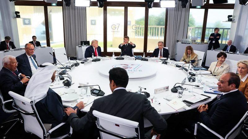 L’émir du Qatar chambre Macron sur le PSG au G7 : "Il fait semblant d’être content"