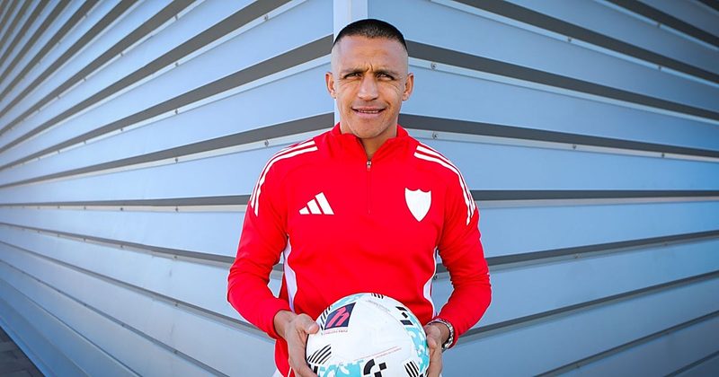 Alexis Sánchez podría continuar en el Sevilla bajo la mirada de García Plaza