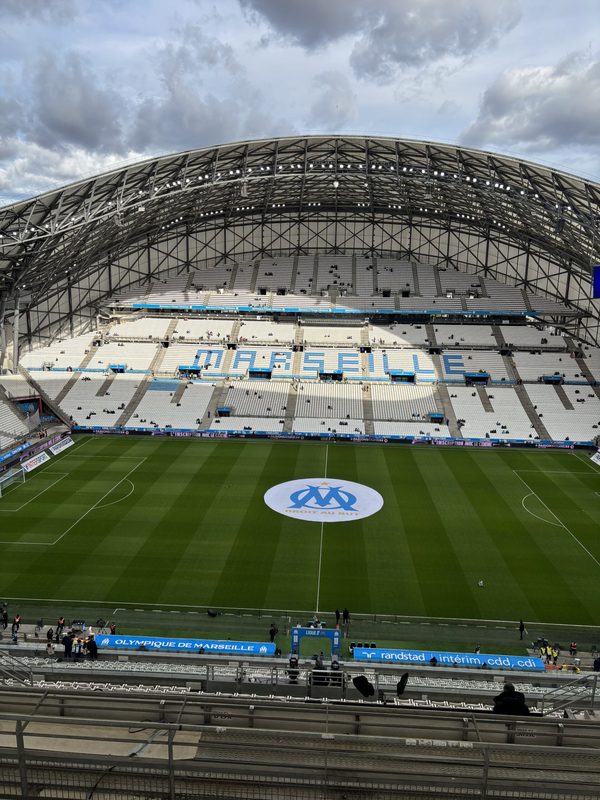 L’OM évite l’exclusion européenne, le rêve du Racing s’éteint définitivement